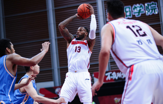 威姆斯14+5+6刘晓宇22分 广东94-89三杀北京获五连胜 威姆斯14+5+6刘晓宇22分 广东94-89三杀北京获五连胜