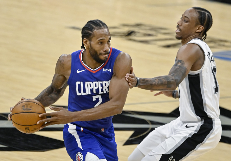 NBA前瞻:76人欲擒湖人冲击4连胜 马刺誓要复仇快船 NBA前瞻:76人欲擒湖人冲击4连胜 马刺誓要复仇快船