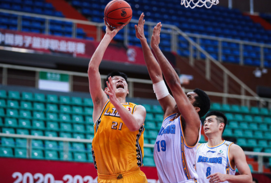 胡金秋31+14吉布森27分 广厦116-93大胜北京喜获两连胜 胡金秋31+14吉布森27分 广厦116-93大胜北京喜获两连胜