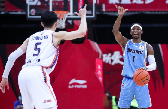 吉布森砍46+6+7邓蒙37分 北京103-96逆转上海迎两连胜 吉布森砍46+6+7邓蒙37分 北京103-96逆转上海迎两连胜