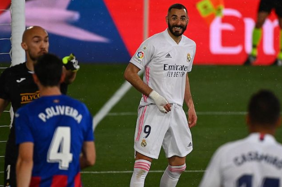 西甲-本泽马破门阿森西奥建功 皇马2-0完胜埃瓦尔升至第二 西甲-本泽马破门阿森西奥建功 皇马2-0完胜埃瓦尔升至第二