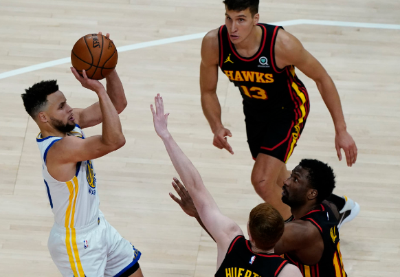 勇士111-117不敌老鹰吞3连败 库里37分8失误卡佩拉24+18 勇士111-117不敌老鹰吞3连败 库里37分8失误卡佩拉24+18