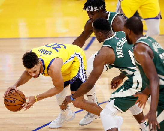 库里41分字母哥缺阵 勇士主场122-121逆转雄鹿终结3连败 库里41分字母哥缺阵 勇士主场122-121逆转雄鹿终结3连败