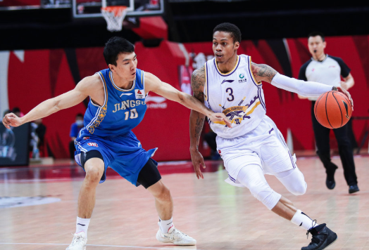 约瑟夫-杨复出砍15分 北控105-70轻取江苏送对手11连败 约瑟夫-杨复出砍15分 北控105-70轻取江苏送对手11连败