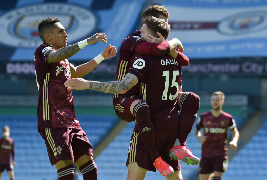 英超-爆大冷!曼城1-2负10人利兹联 达拉斯补时绝杀 英超-爆大冷!曼城1-2负10人利兹联 达拉斯补时绝杀