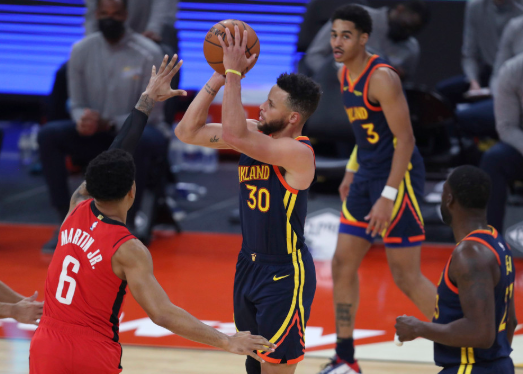 库里38分+里程碑沃尔30+7 怀斯曼伤退 勇士125-109擒火箭 库里38分+里程碑沃尔30+7 怀斯曼伤退 勇士125-109擒火箭