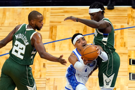 字母哥缺席米德尔顿21分 雄鹿124-87大胜魔术终结3连败 字母哥缺席米德尔顿21分 雄鹿124-87大胜魔术终结3连败