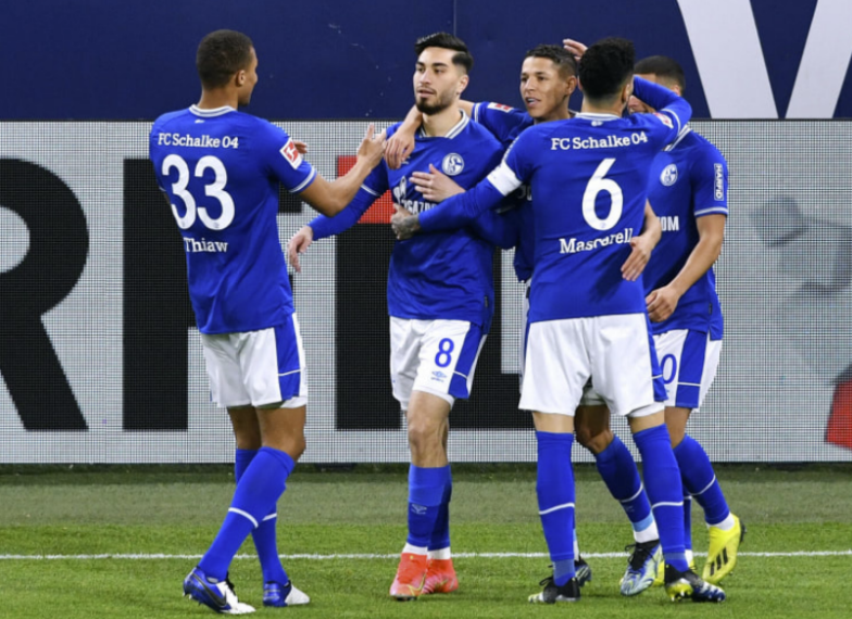 比赛日:纽卡斯尔2-1逆转伯恩利 那不勒斯2-0客胜 比赛日:纽卡斯尔2-1逆转伯恩利 那不勒斯2-0客胜