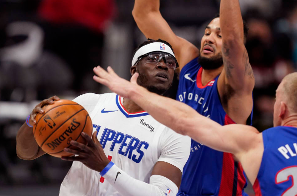 快船100-98客场险胜活塞迎7连胜 卡椒缺阵雷吉-杰克逊准绝杀 快船100-98客场险胜活塞迎7连胜 卡椒缺阵雷吉-杰克逊准绝杀