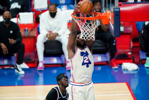 76人106-103险胜快船 大帝36+14确保胜利 连续3场35+统治力惊人 76人106-103险胜快船 大帝36+14确保胜利 连续3场35+统治力惊人