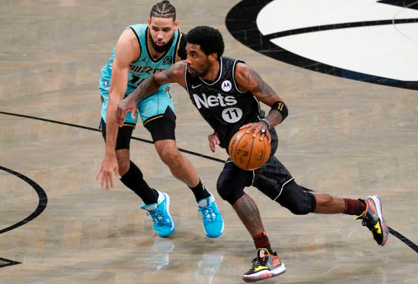 篮网130-115送黄蜂4连败 杜兰特25+11哈里斯26分 哈登缺阵 篮网130-115送黄蜂4连败 杜兰特25+11哈里斯26分 哈登缺阵