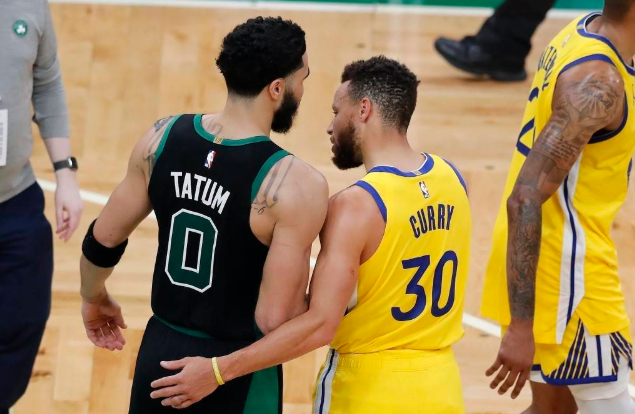 18日NBA记录:庄神湖人生涯最高分 库里比肩乔丹科比 18日NBA记录:庄神湖人生涯最高分 库里比肩乔丹科比