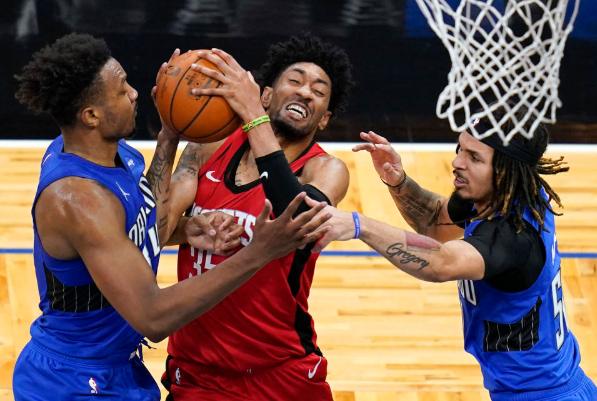 5人得分上双火箭114-110胜魔术止5连败 沃尔缺阵伍德25+10 5人得分上双火箭114-110胜魔术止5连败 沃尔缺阵伍德25+10