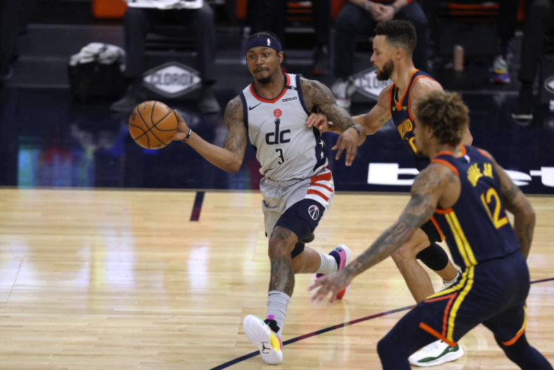 22日NBA前瞻:库里比尔得分王之战 篮网欲擒猛龙冲2连胜 22日NBA前瞻:库里比尔得分王之战 篮网欲擒猛龙冲2连胜