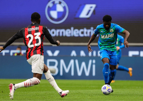 意甲-AC米兰1-2遭萨索洛逆转 恰尔汉奥卢破门难救主 意甲-AC米兰1-2遭萨索洛逆转 恰尔汉奥卢破门难救主