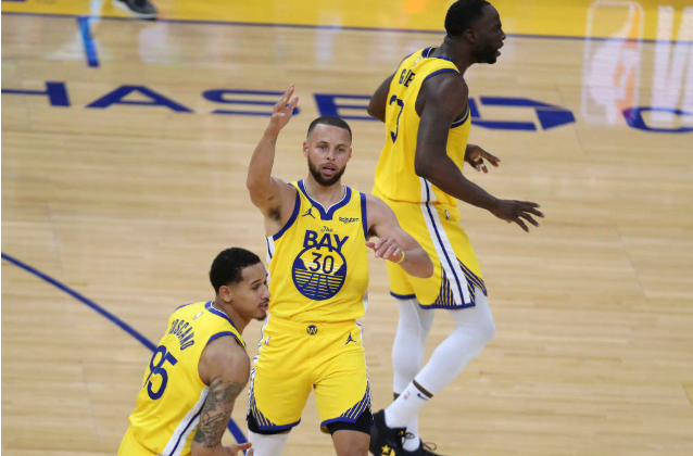 24日NBA记录:库里一神迹平队史传奇 威少赛季第28次三双 24日NBA记录:库里一神迹平队史传奇 威少赛季第28次三双