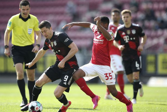 德甲-拜仁1-2美因茨仍10分领跑 伯卡特闪击莱万补时破门 德甲-拜仁1-2美因茨仍10分领跑 伯卡特闪击莱万补时破门