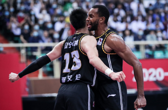 广东88-83辽宁 大比分1-0 威姆斯22分赵睿12+5+5 郭少20分 广东88-83辽宁 大比分1-0 威姆斯22分赵睿12+5+5 郭少20分