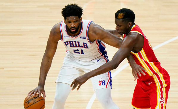 76人127-83大胜老鹰锁定季后赛 恩比德17+7塞思-库里20分 76人127-83大胜老鹰锁定季后赛 恩比德17+7塞思-库里20分