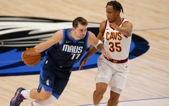 东契奇24分迎里程碑 独行侠110-90轻取骑士巩固西部第五 东契奇24分迎里程碑 独行侠110-90轻取骑士巩固西部第五