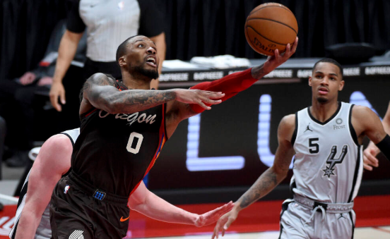 利拉德30分努尔基奇17+9 开拓者124-102灭马刺三连胜 利拉德30分努尔基奇17+9 开拓者124-102灭马刺三连胜