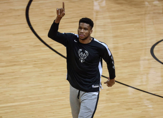 11日NBA前瞻:雄鹿对战马刺季后赛关键之战 勇士盼复仇爵士冲3连胜 11日NBA前瞻:雄鹿对战马刺季后赛关键之战 勇士盼复仇爵士冲3连胜