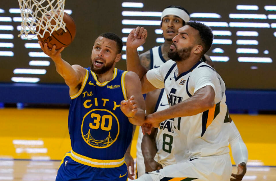 库里36+6克拉克森空砍41分 勇士119-116险胜爵士巩固第8 库里36+6克拉克森空砍41分 勇士119-116险胜爵士巩固第8