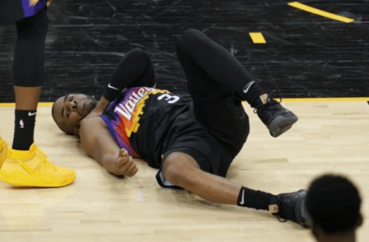 詹皇18+7+10 湖人90-99不敌太阳 布克34分保罗带伤回归 詹皇18+7+10 湖人90-99不敌太阳 布克34分保罗带伤回归