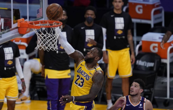 布克47分詹姆斯空砍29+9+7 湖人100-113不敌太阳季后赛出局 布克47分詹姆斯空砍29+9+7 湖人100-113不敌太阳季后赛出局