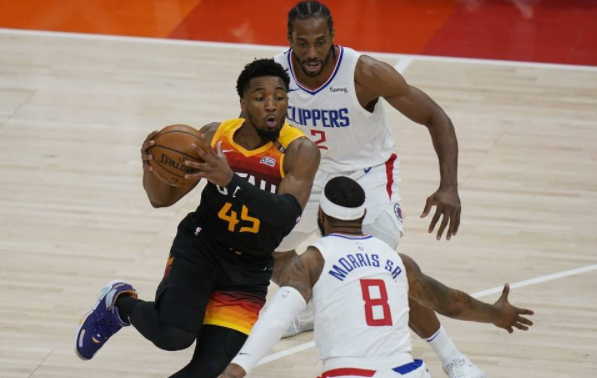 爵士112-109险胜快船半决赛开门红 米切尔45分卡椒合砍43分 爵士112-109险胜快船半决赛开门红 米切尔45分卡椒合砍43分