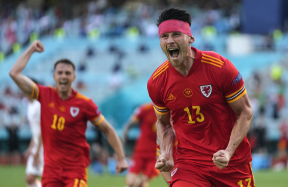 欧洲杯-威尔士1-1战平瑞士 恩博洛建功穆尔头球破门 欧洲杯-威尔士1-1战平瑞士 恩博洛建功穆尔头球破门