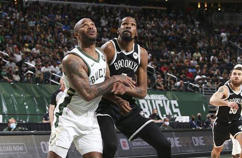 雄鹿107-96胜篮网 总比分2-2 杜兰特28+13欧文伤退 字母哥34分 雄鹿107-96胜篮网 总比分2-2 杜兰特28+13欧文伤退 字母哥34分