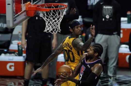 卡椒合砍62分米切尔低效37+5 快船118-104再胜爵士总分2-2 卡椒合砍62分米切尔低效37+5 快船118-104再胜爵士总分2-2