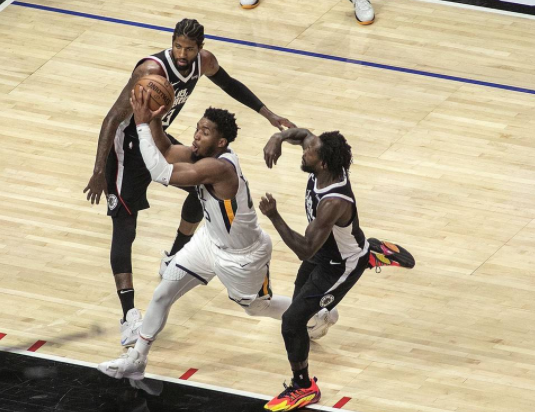 曼恩39分乔治28+9+7 快船131-119惊天逆转爵士挺进西决 曼恩39分乔治28+9+7 快船131-119惊天逆转爵士挺进西决