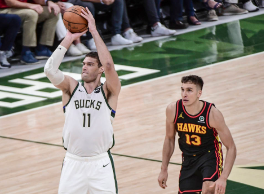 2日NBA纪录:大洛轰季后赛最高分 霍乐迪一数据改写队史 2日NBA纪录:大洛轰季后赛最高分 霍乐迪一数据改写队史