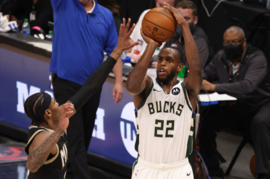 米德尔顿单节23分 吹杨迷失 雄鹿118-107战胜老鹰杀进总决赛 米德尔顿单节23分 吹杨迷失 雄鹿118-107战胜老鹰杀进总决赛