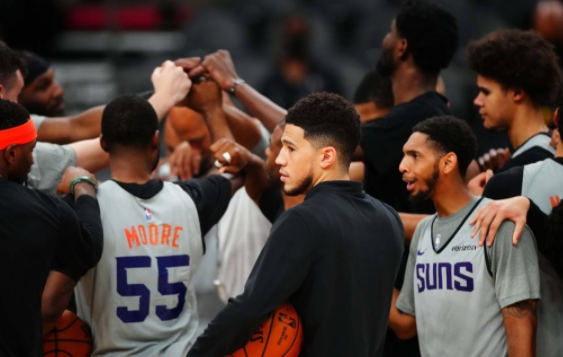 7日NBA前瞻:字母哥或缺阵 保罗率太阳欲擒雄鹿夺开门红 7日NBA前瞻:字母哥或缺阵 保罗率太阳欲擒雄鹿夺开门红