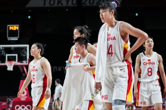 中国女篮70-77不敌塞尔维亚无缘四强 邵婷17+6+5全队末节断电 中国女篮70-77不敌塞尔维亚无缘四强 邵婷17+6+5全队末节断电