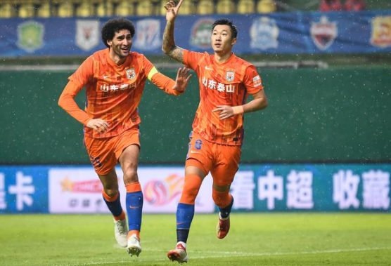 中超-山东4-2战胜深圳继续领跑 费莱尼双响郭田雨徐新破门 中超-山东4-2战胜深圳继续领跑 费莱尼双响郭田雨徐新破门
