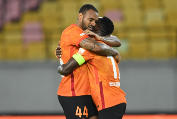 中超-联赛首胜!赵宏略安德森破门 武汉2-1逆转大连 中超-联赛首胜!赵宏略安德森破门 武汉2-1逆转大连