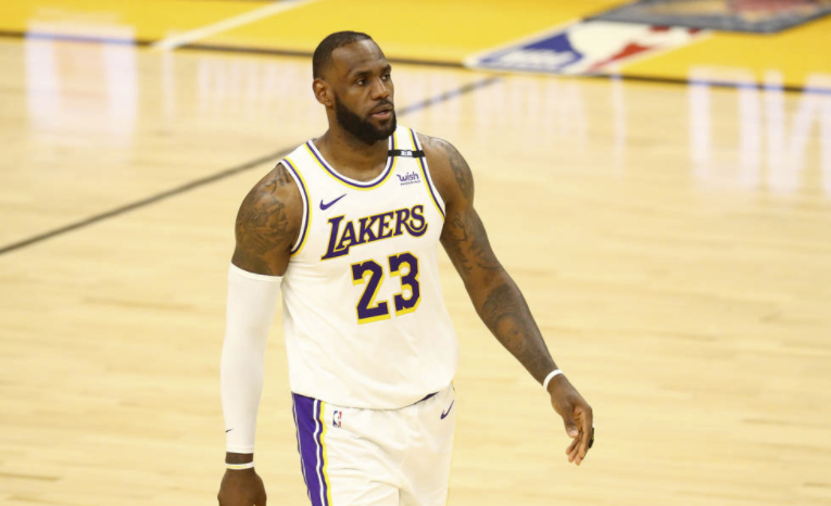 福布斯:詹姆斯净资产8.5亿美元 尚未跻身亿万富翁 福布斯:詹姆斯净资产8.5亿美元 尚未跻身亿万富翁