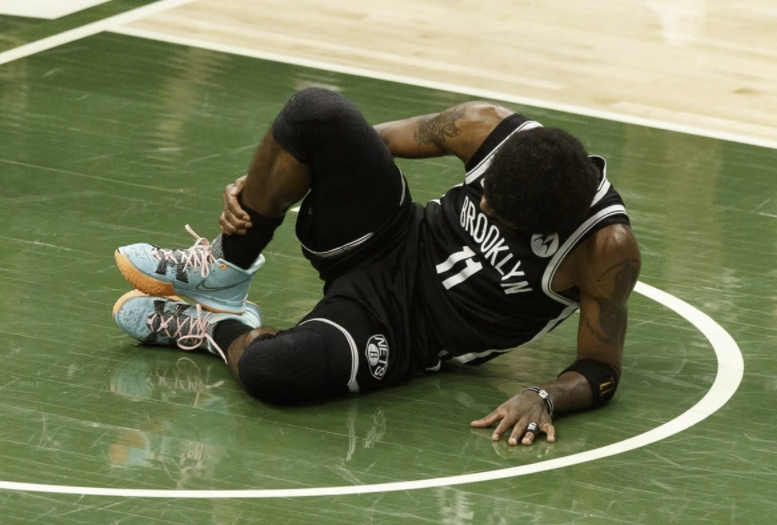 欧文因伤缺席生涯27%比赛 每赛季至少缺席10场球 欧文因伤缺席生涯27%比赛 每赛季至少缺席10场球