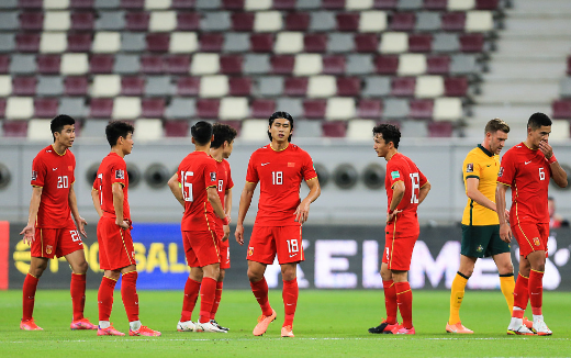 世预赛-国足溃败0-3澳大利亚 3分钟连丢2球全面落后 世预赛-国足溃败0-3澳大利亚 3分钟连丢2球全面落后