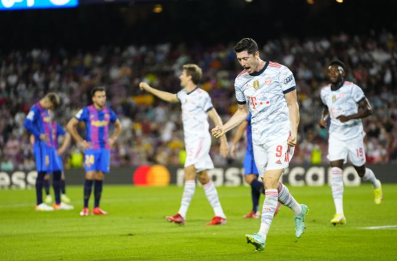 欧冠-拜仁3-0大胜巴萨 莱万梅开二度穆勒折射球 欧冠-拜仁3-0大胜巴萨 莱万梅开二度穆勒折射球