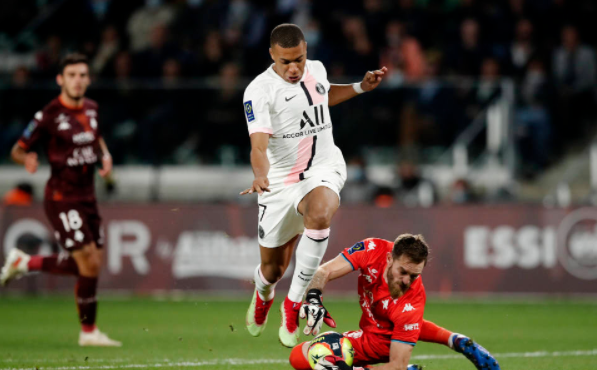 法甲-巴黎圣日尔曼2-1梅斯 梅西缺席阿什拉夫双响+绝杀 法甲-巴黎圣日尔曼2-1梅斯 梅西缺席阿什拉夫双响+绝杀