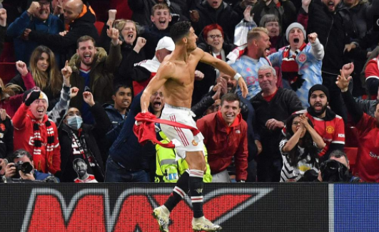 欧冠-曼联主场2-1逆转黄潜 C罗读秒绝杀林加德送助攻 欧冠-曼联主场2-1逆转黄潜 C罗读秒绝杀林加德送助攻