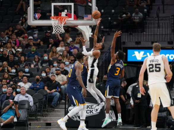 米切尔10分 克拉克森11分 穆雷17分 马刺111-85大胜爵士 米切尔10分 克拉克森11分 穆雷17分 马刺111-85大胜爵士