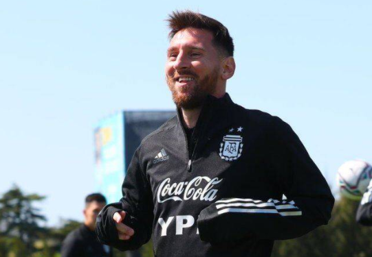 世预赛-阿根廷前瞻:遭遇难啃硬骨头 梅西携最强阵容出战 世预赛-阿根廷前瞻:遭遇难啃硬骨头 梅西携最强阵容出战