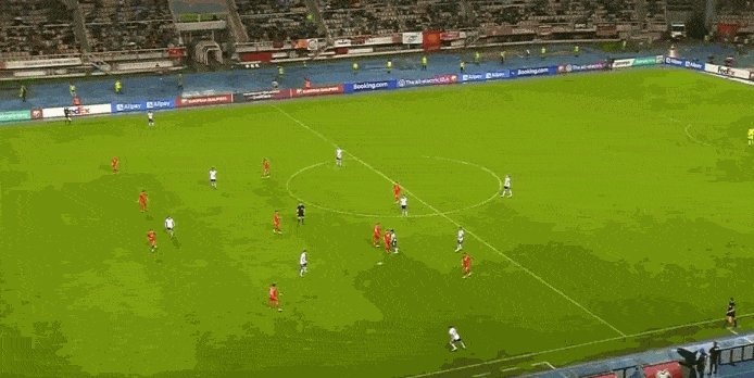 1633993773491610.gif 2.gif