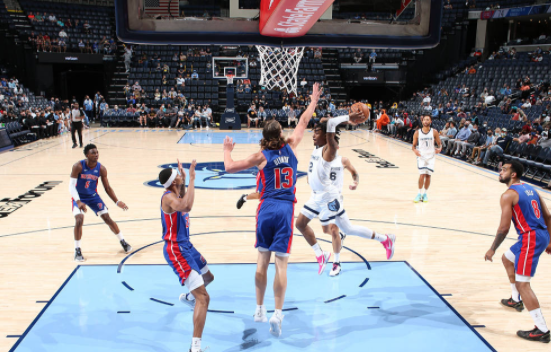 莫兰特24+5新科状元缺席 灰熊六人上双以127-92大胜活塞 莫兰特24+5新科状元缺席 灰熊六人上双以127-92大胜活塞